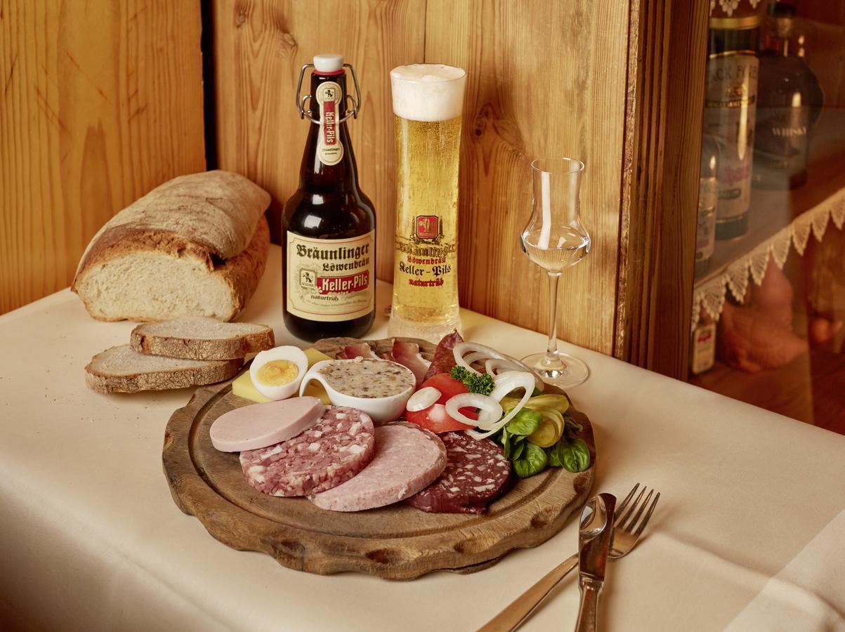 Hotel Restaurant Lindenhof Bräunlingen Esterno foto